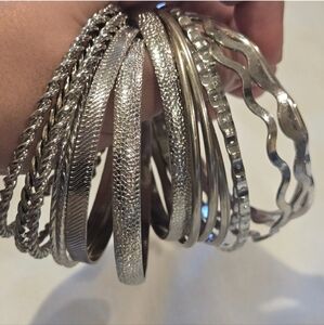 Elegant Silver Bangle Bracelet Set